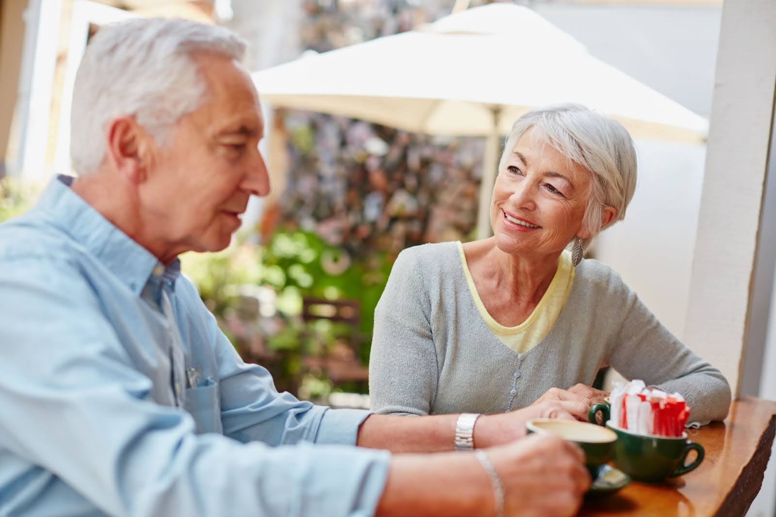 seniors-having-coffee